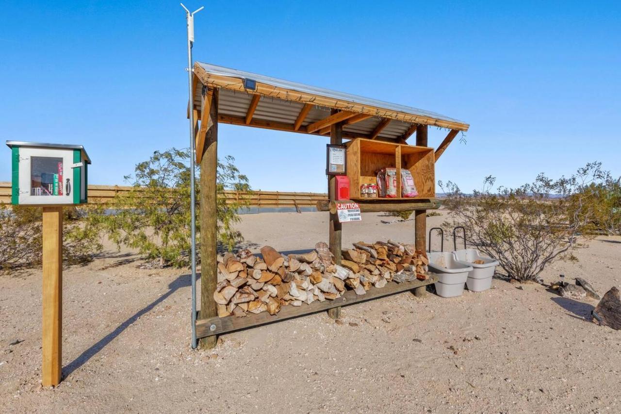 Jt Village Campground - Bunkhouse Joshua Tree Exterior photo